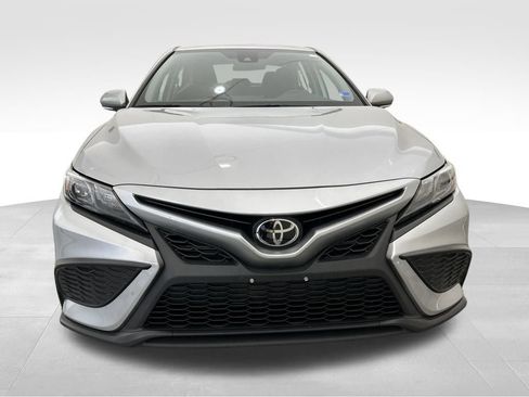 Used 2024 Toyota Camry SE FWD image 8