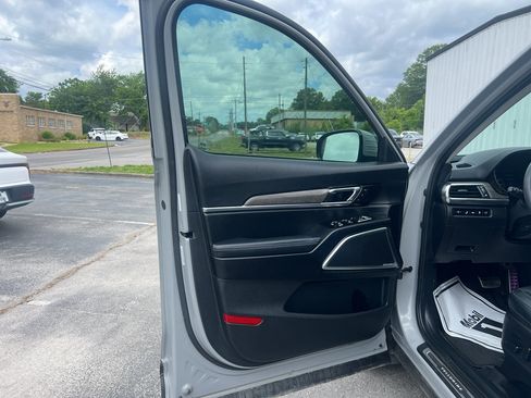 Used 2022 Kia Telluride SX w/ Nightfall Edition Package AWD/4WD image 9
