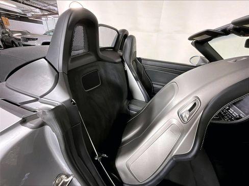 Used 2025 Porsche 718 Boxster GTS RWD image 19