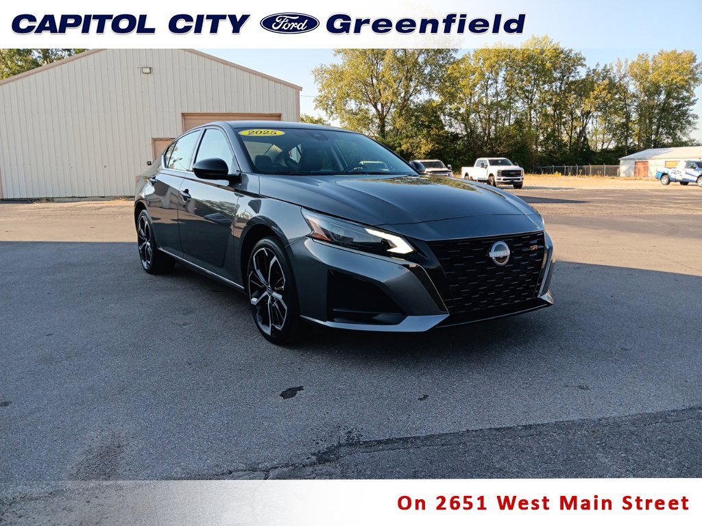 Used 2025 Nissan Altima 2.5 SR AWD/4WD image 1