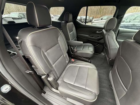 Used 2023 Chevrolet Traverse Premier w/ Redline Edition image 9