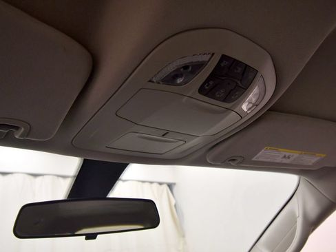 Used 2022 Chrysler Voyager LX FWD image 26