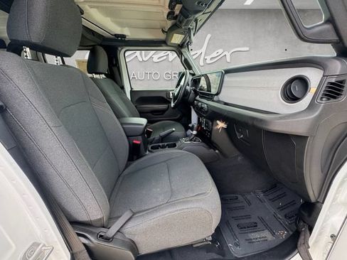 Used 2024 Jeep Gladiator Sport AWD/4WD image 24