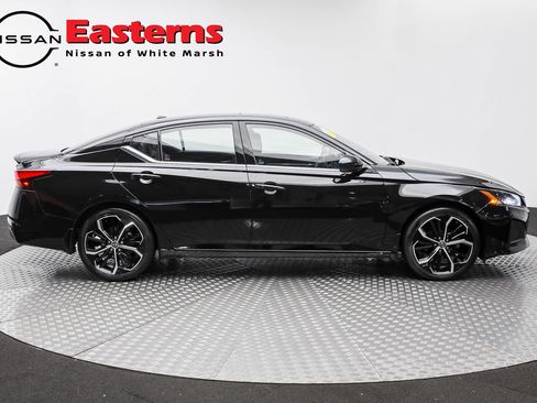 Used 2023 Nissan Altima 2.5 SR w/ SR Premium Package image 8