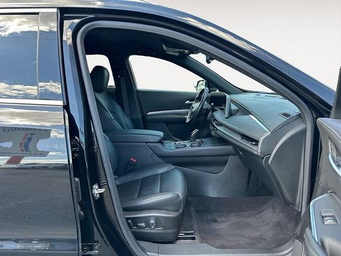 Used 2024 Cadillac XT4 Premium Luxury FWD image 15