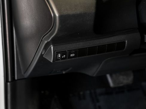 Used 2020 Toyota Corolla LE FWD image 25