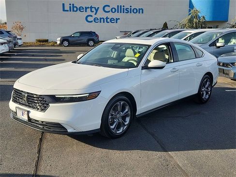 Used 2024 Honda Accord EX image 3