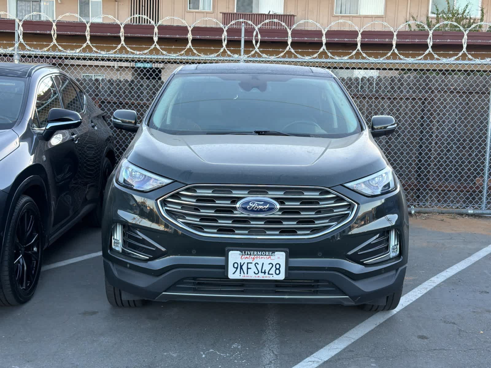 Used 2023 Ford Edge Titanium w/ Class II Trailer Tow Package AWD/4WD image 2