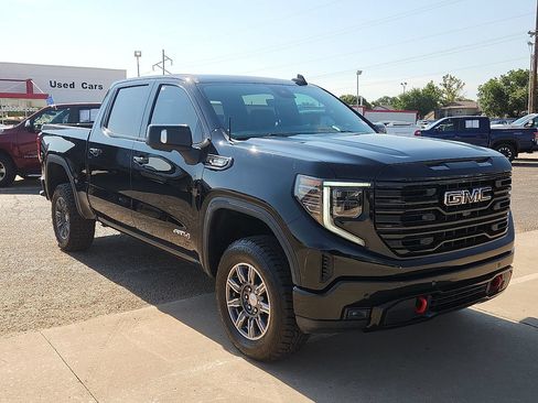 Used 2024 GMC Sierra 1500 AT4 w/ Technology Package AWD/4WD image 4