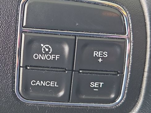 Certified 2018 Jeep Wrangler Unlimited Sahara w/ Connectivity Group AWD/4WD image 28