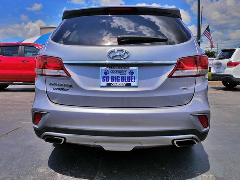 Used 2017 Hyundai Santa Fe SE w/ Cargo Package AWD/4WD image 6
