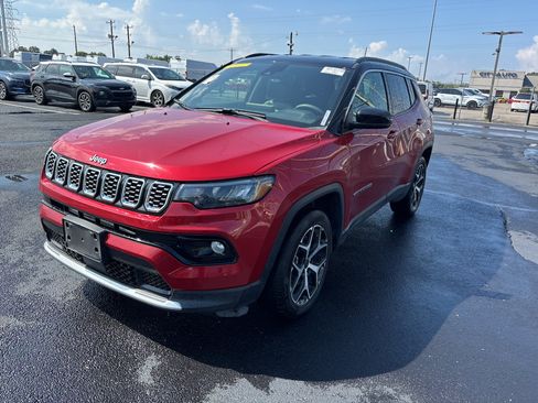 Used 2025 Jeep Compass Limited AWD/4WD image 1