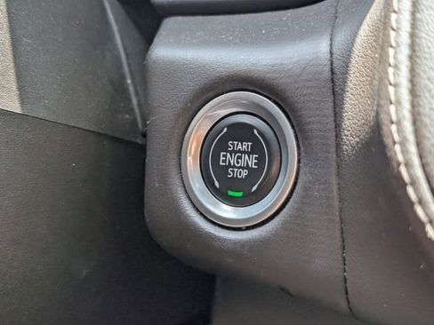 Used 2022 Chevrolet Suburban LT w/ Luxury Package image 25