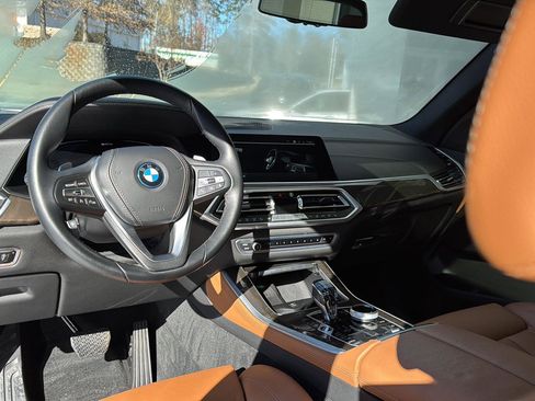 Used 2022 BMW X5 xDrive45e w/ Executive Package image 16