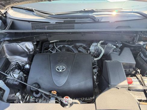 Used 2018 Toyota Highlander SE AWD/4WD image 14
