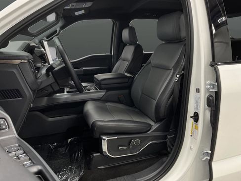 Used 2022 Ford F150 Lightning Lariat image 4