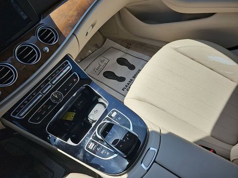 Used 2017 Mercedes-Benz E 300 image 28