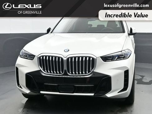 Used 2025 BMW X5 xDrive40i w/ M Sport Package AWD/4WD image 3