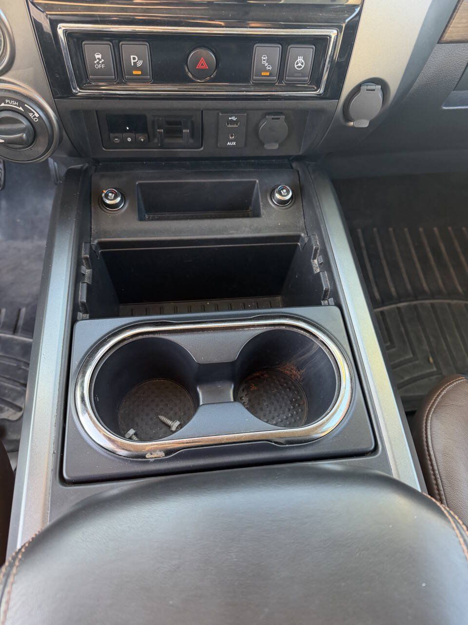 Used 2016 Nissan Titan Platinum Reserve AWD/4WD image 13