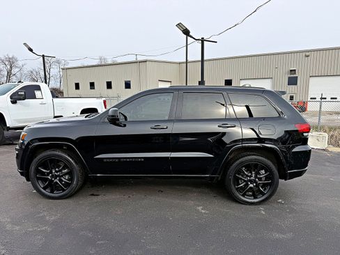 Used 2018 Jeep Grand Cherokee Altitude image 6