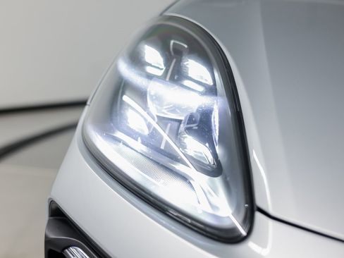 Used 2022 Porsche Cayenne GTS image 13