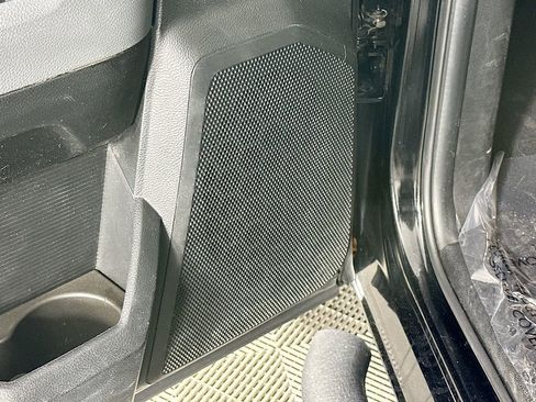 Certified 2019 RAM 1500 Classic SLT w/ Luxury Group image 24