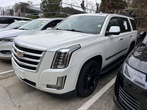 Used 2020 Cadillac Escalade Luxury AWD/4WD image 5