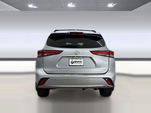 Used 2023 Toyota Highlander Platinum FWD image 10