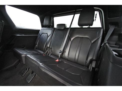 Used 2018 Ford Expedition Limited w/ Equipment Group 302A RWD image 30