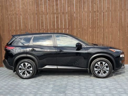 Used 2023 Nissan Rogue SV image 13