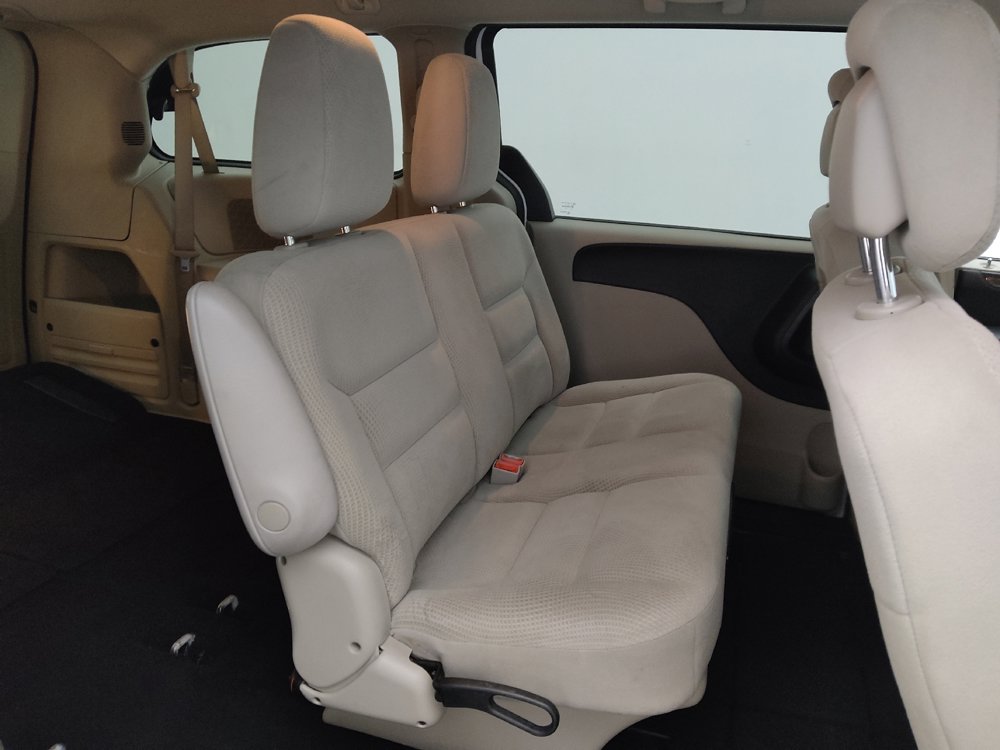 Used 2017 Dodge Grand Caravan SE FWD image 19