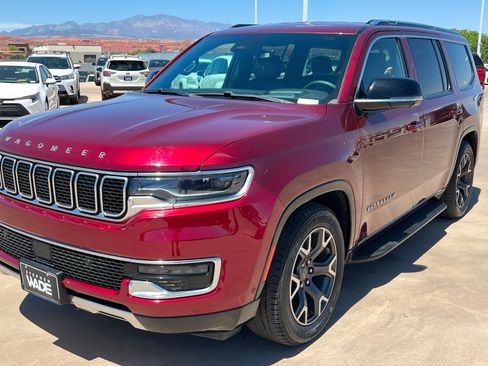Used 2024 Jeep Wagoneer Series III AWD/4WD image 1
