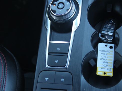 Certified 2025 Ford Escape ST-Line Select image 24