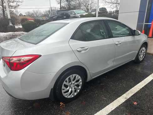 Used 2018 Toyota Corolla LE image 5