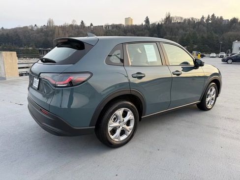 Certified 2025 Honda HR-V LX image 12