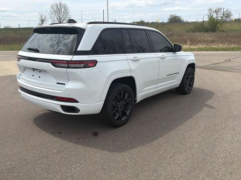 Used 2023 Jeep Grand Cherokee 30th Anniversary AWD/4WD image 5