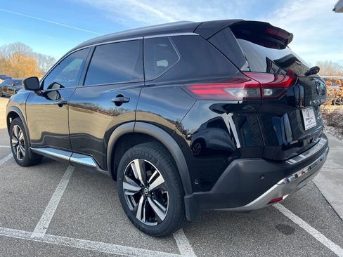 Used 2021 Nissan Rogue Platinum image 4