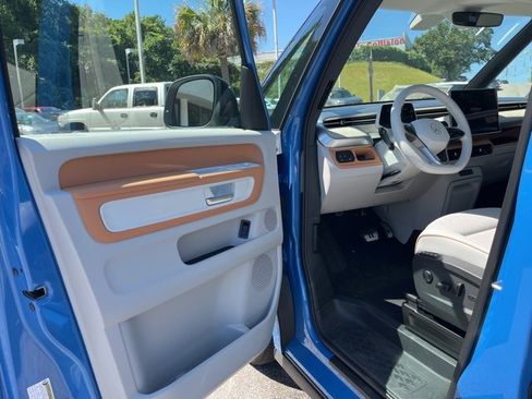 New 2025 Volkswagen ID. Buzz 1st Edition image 4