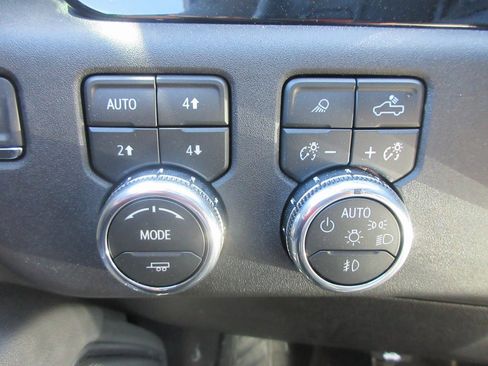 New 2026 GMC Sierra 3500 SLT image 17