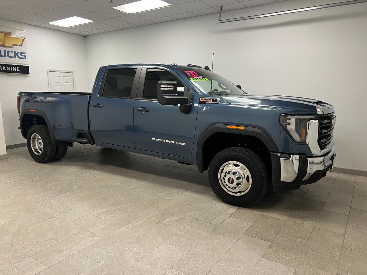 Used 2026 GMC Sierra 3500 Pro w/ 1SA Pro Safety Plus Package AWD/4WD image 3