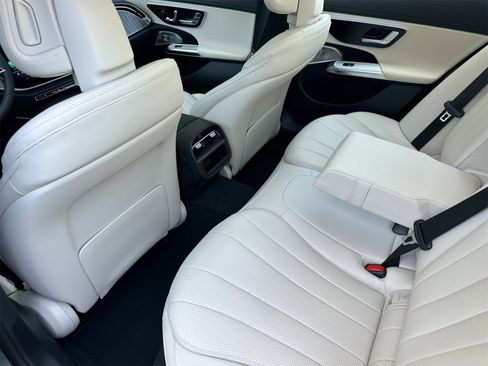 New 2025 Mercedes-Benz E 350 Sedan image 12