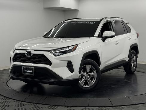 Used 2025 Toyota RAV4 XLE FWD image 3