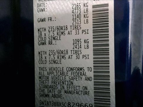 Used 2025 Nissan Rogue SV image 31