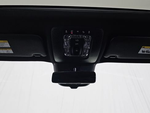 Certified 2025 Mercedes-Benz GLB 250 4MATIC image 30