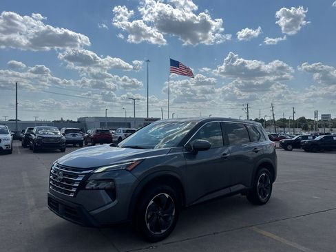 Certified 2025 Nissan Rogue SV AWD/4WD image 8