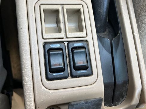 Used 2000 Subaru Forester S AWD/4WD image 17