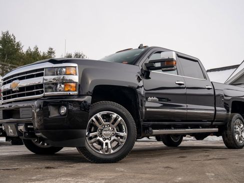 Used 2019 Chevrolet Silverado 2500 High Country w/ Duramax Plus Package image 1