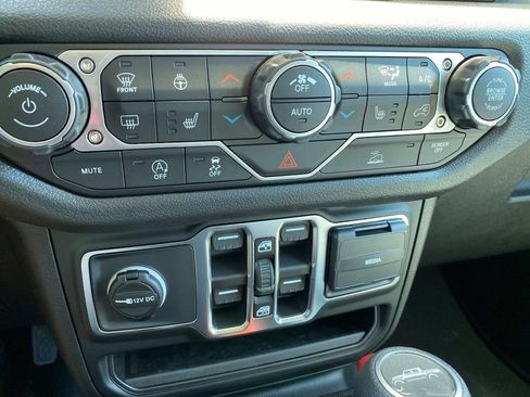 New 2026 Jeep Gladiator Sport AWD/4WD image 10