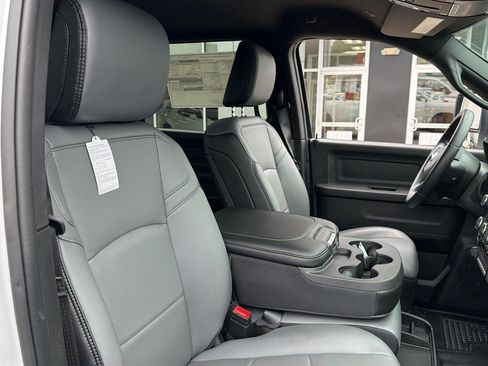 New 2026 RAM 3500 Tradesman AWD/4WD image 4