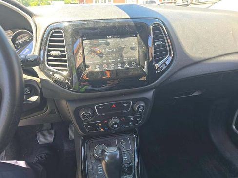 Used 2019 Jeep Compass Latitude AWD/4WD image 4